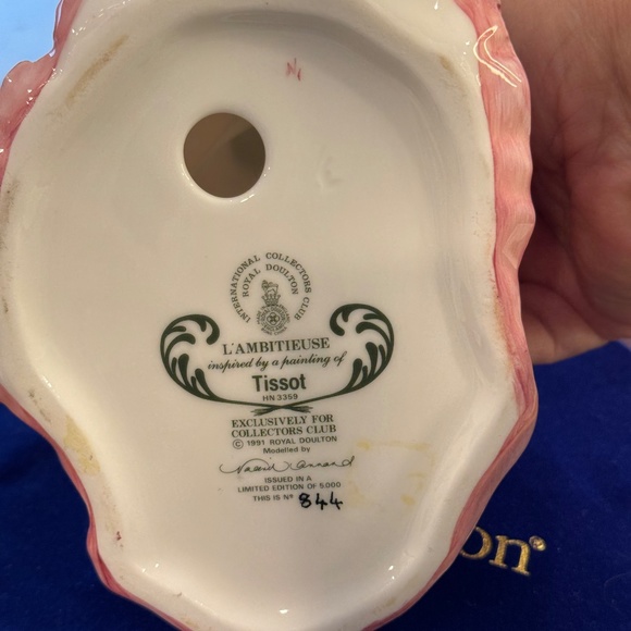 Royal Doulton Pretty Ladies "L'Ambitieuse" HN 3359 #844 of 5000 vintage 1991. - Picture 7 of 7